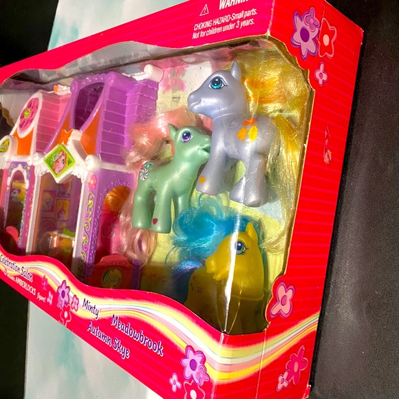 MY LITTLE PONY G3 VTG 2003 CELEBRATION SALON w/AMBERLOCKS & 3 MORE PONY FIGURES - Picture 5 of 16